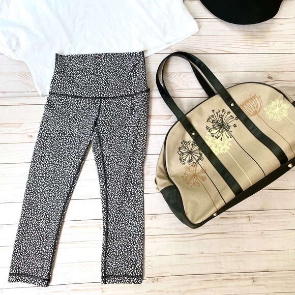 Like New Lululemon Wunder under crop leggings - Picture 4 of 5